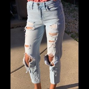 00- Hollister ultra high rise ripped jeans ✨